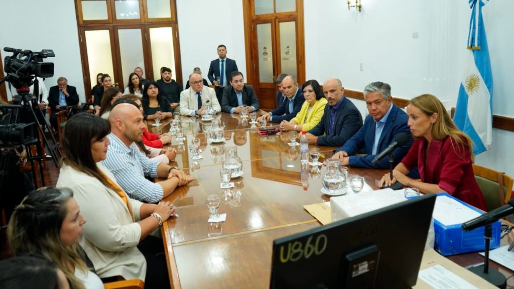 CONFLUENCIA- NQN - Apertura de sobres -Cuatro ofertas para construir la nueva EPET 29 de Centenario (4)