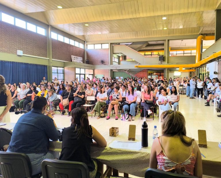Escuela N° 158 - Asamblea de movimiento nivel primario (1)