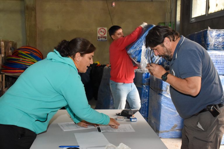 13_05- Entrega de kits Material didactico para Educacion Fisica _ Pelotas_ (23)