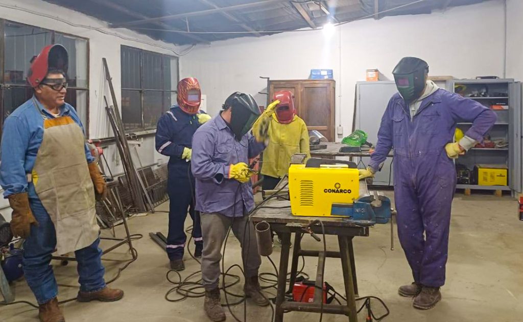 27-05 R.del Limay_ Piedra del Águila - Nucleamiento Educativo 6 Trayecto Formativo Herrería - FFB (2)