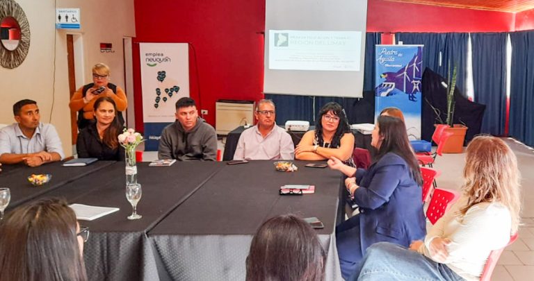 P.del Aguila_ Min. Sole Martinez se reune con autoridades de piedra Mod. Educ. Superior y Min. de Trabbajo (1)