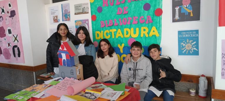 Rincon de los Sauces - Feria Escolar senderos de lectura escuela N°314 (7)