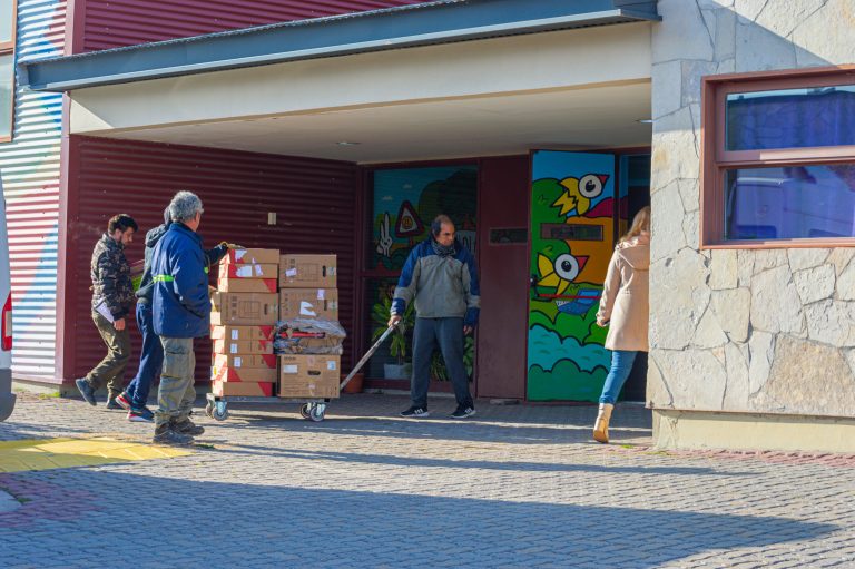 01-07 Entrega de equipamiento para el Taller Didáctico (2)