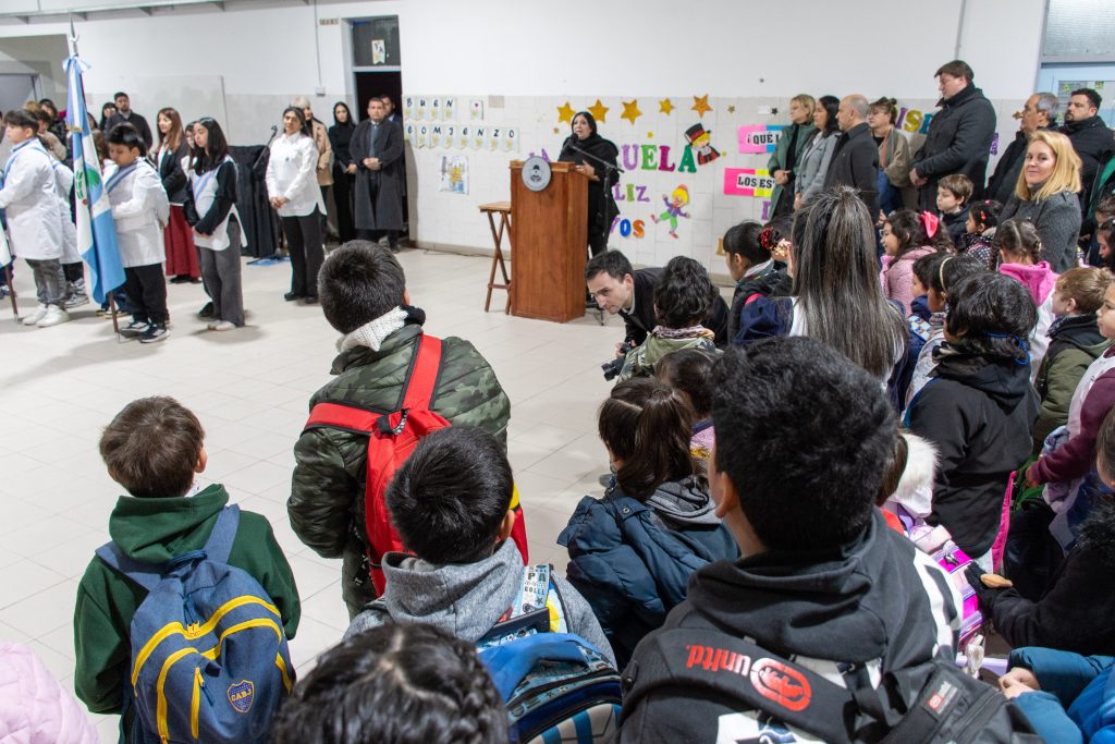 23- 07 Nqn- Inicio de clases en esc. N° 207 (13)