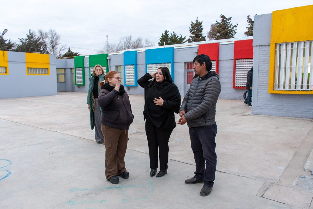 23- 07 Nqn- Inicio de clases en esc. N° 207 (22)