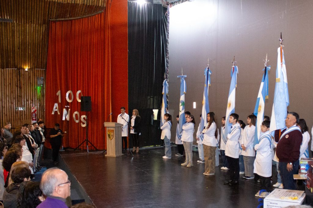 La primaria 99 de Zapala festejó sus 100 años de vida