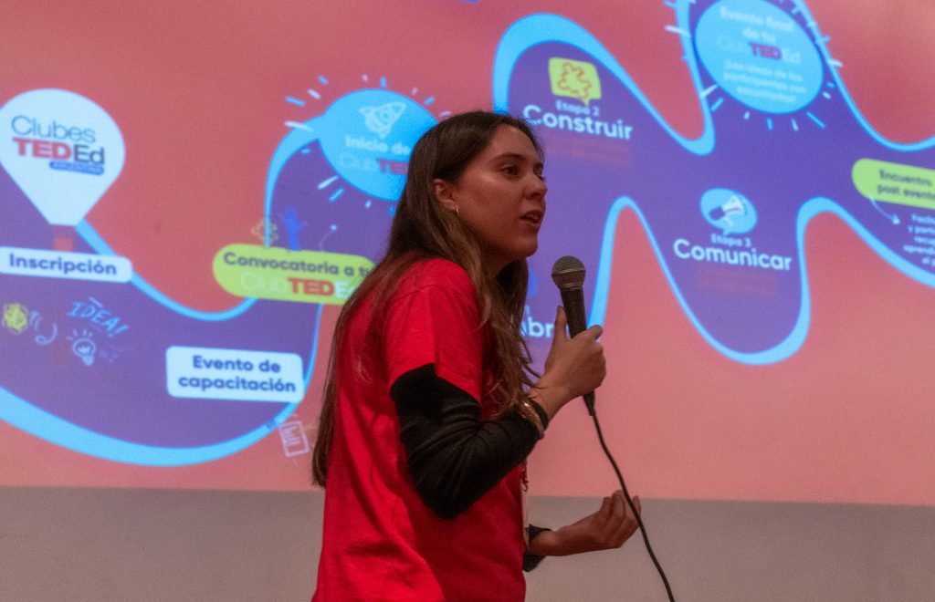 31-07 MNBA- Inicio de las charlas TED-ED(13)