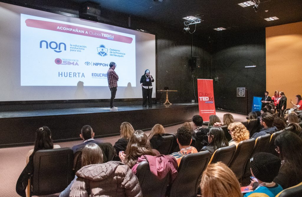 31-07 MNBA- Inicio de las charlas TED-ED(8)