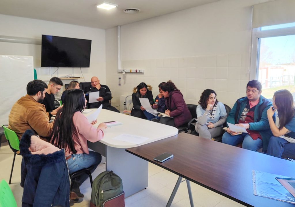 Añelo- taller en Hospital con referentes de Salud _ médicos -equipos psicososciales y educación- directivos- nivel inicial (2)