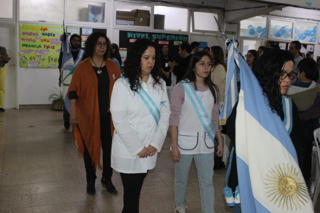 aniversario FM El Zorzal Zapala - directora nivel superior (10)