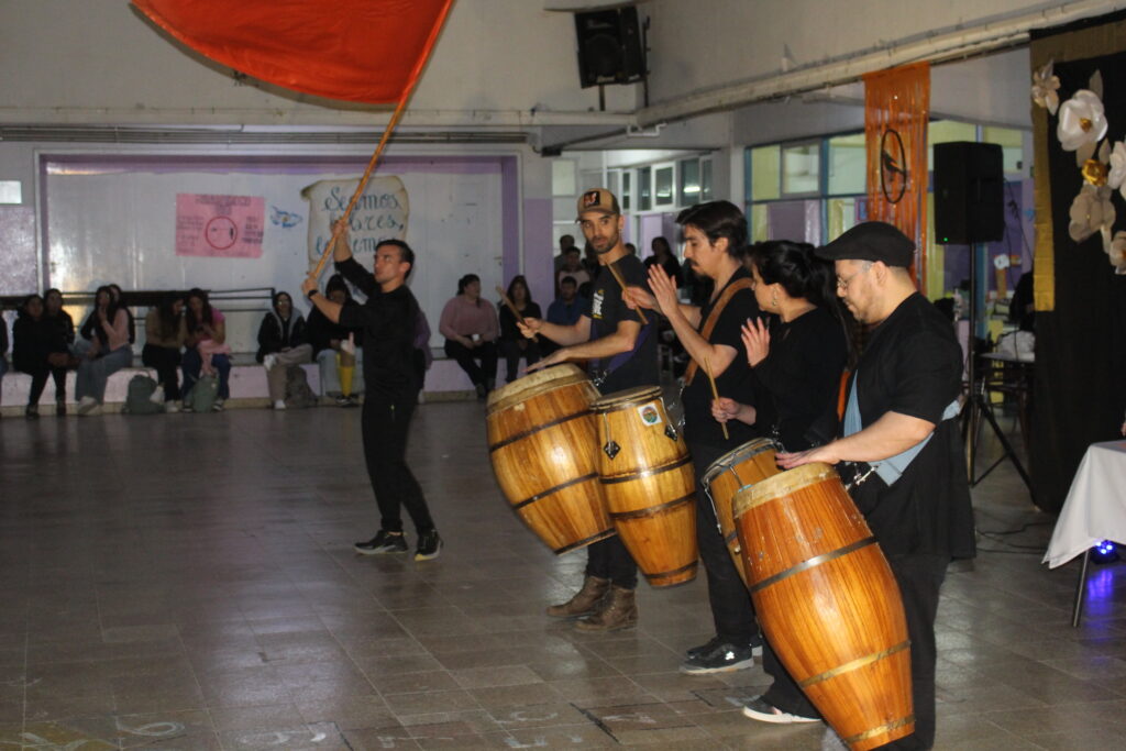 aniversario FM El Zorzal Zapala - directora nivel superior (8)