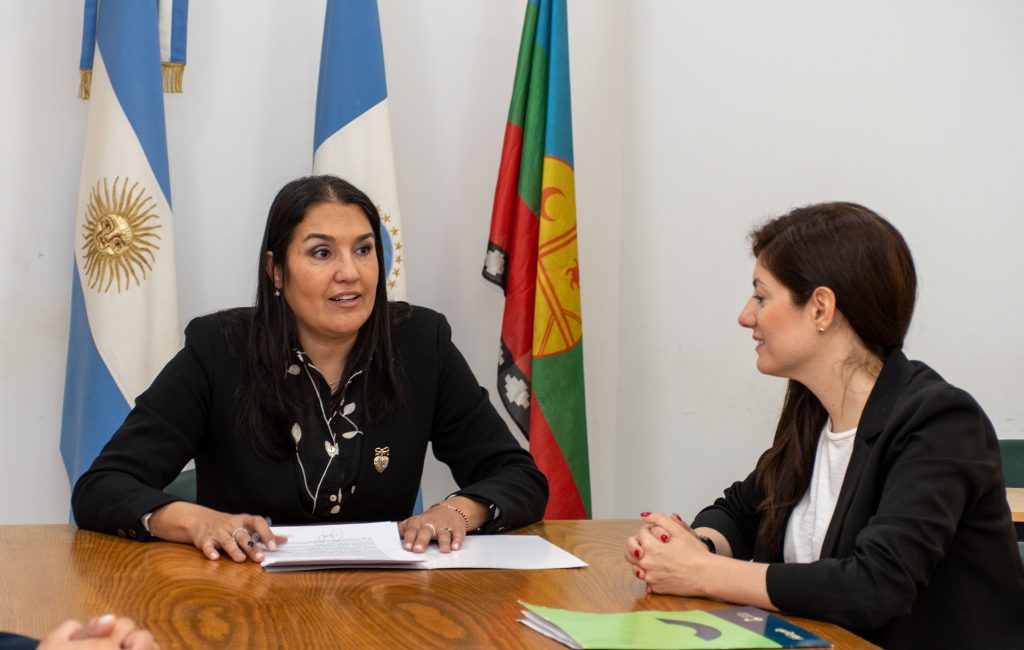 24-09 - CPE_ Firma convenio con Luz Blanco (2)