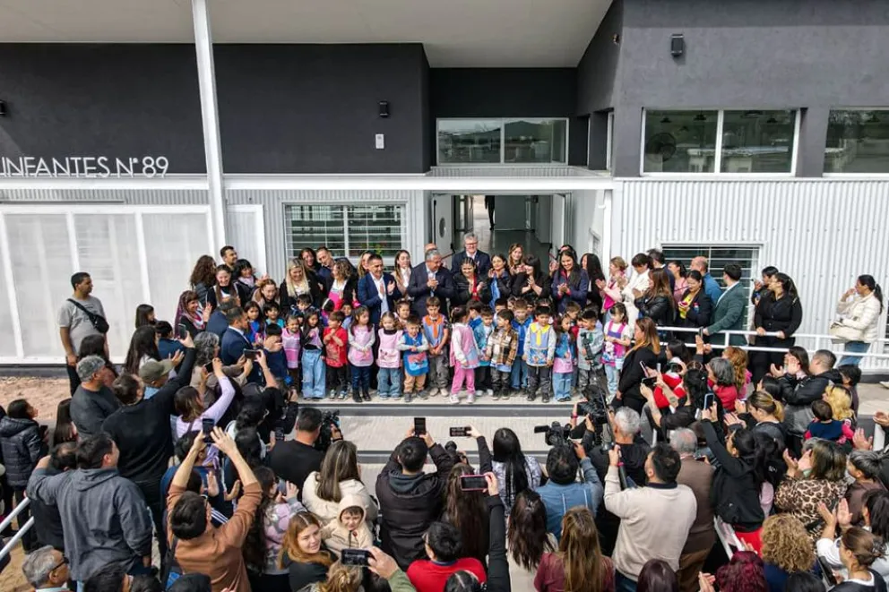Se inauguraron dos nuevas escuelas infantiles para la Región de La Comarca