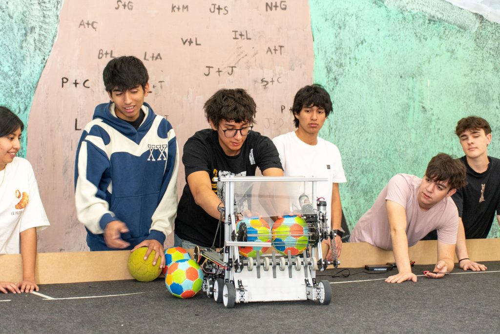 NQN _ Robot EDUCABOT Diseñado x estudiantes EPET N° 20 (1)