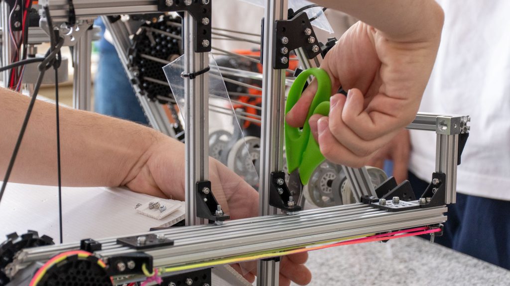 NQN _ Robot EDUCABOT Diseñado x estudiantes EPET N° 20 (12)