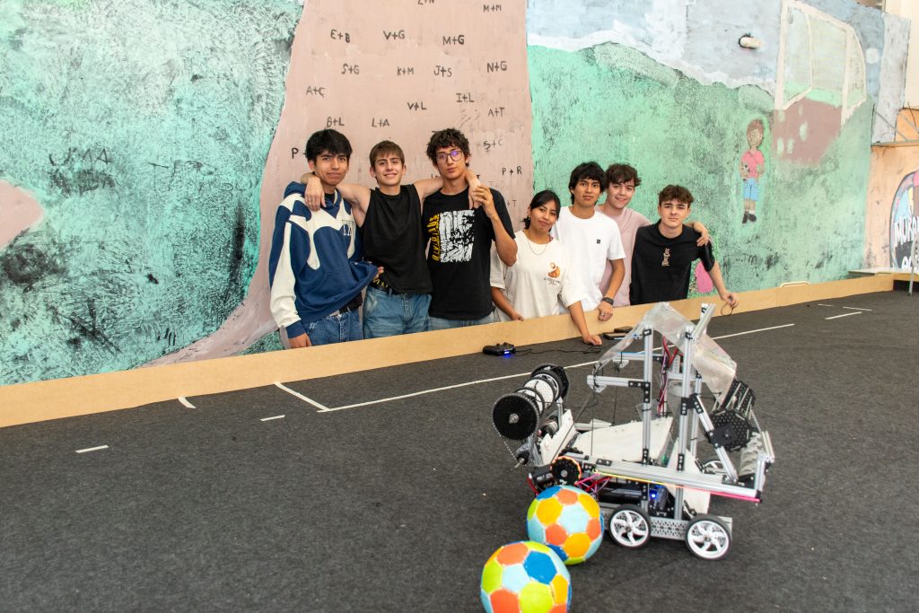 NQN _ Robot EDUCABOT Diseñado x estudiantes EPET N° 20 (18)