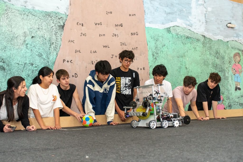 NQN _ Robot EDUCABOT Diseñado x estudiantes EPET N° 20 (21)