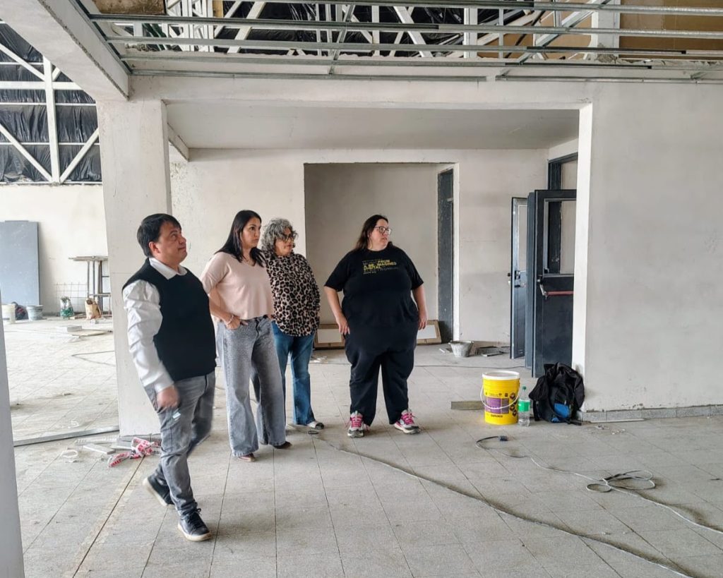 Presidenta CPE mesa de trabajo CIA 5 y recorrida obra en Nehuen Che (2) (1)