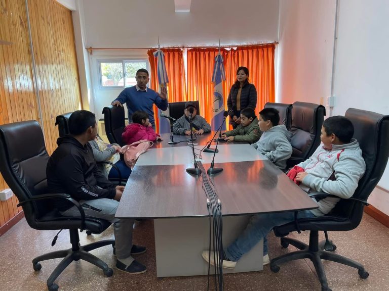 Estudiantes exploran los recursos productivos de la Región del Limay