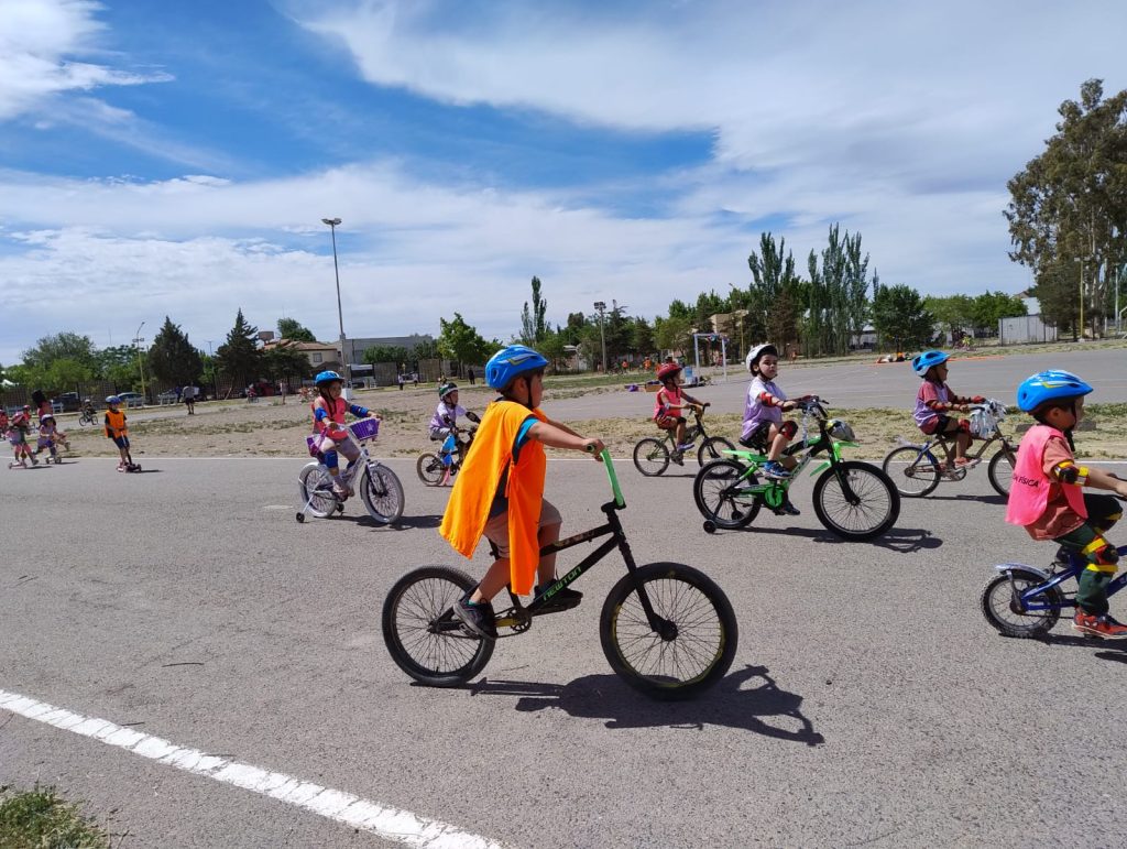 bicicleteada nivel inicial - ed. física Centenario y V. Alegre (1)