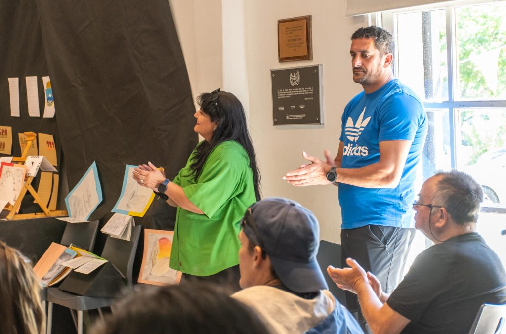 13-11- NQN- Sala Fernandez Rego_ Muestra Anual de Aerea EsteticoExpresiva _Hugo_ Educ. Privados de la Libertad (15)