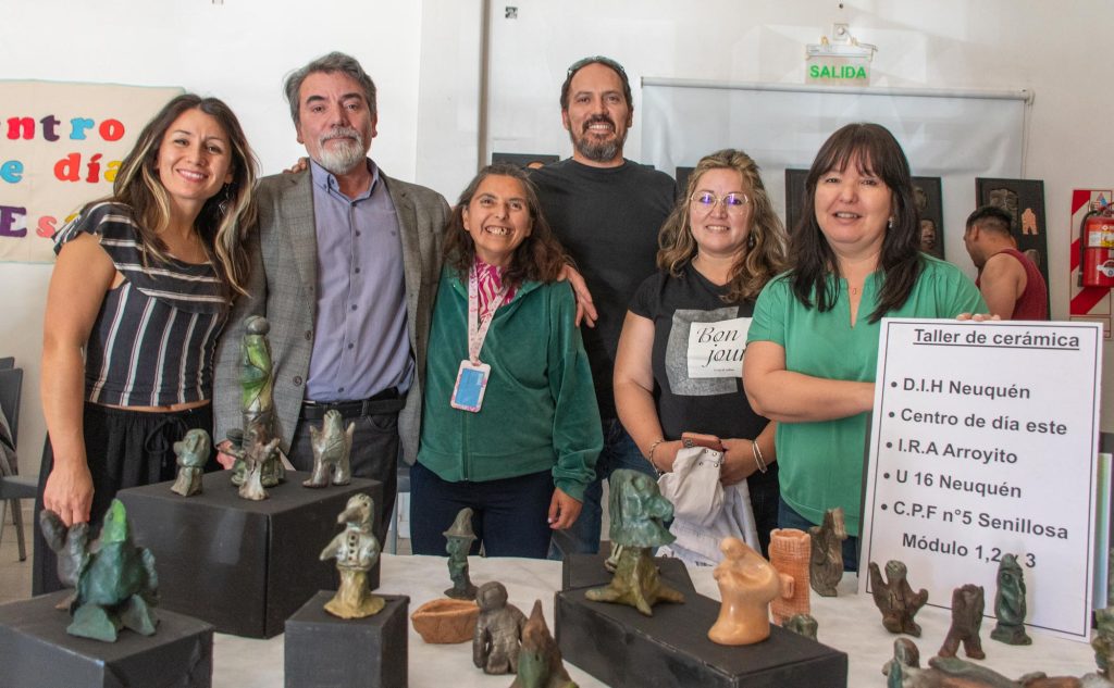 13-11- NQN- Sala Fernandez Rego_ Muestra Anual de Aerea EsteticoExpresiva _Hugo_ Educ. Privados de la Libertad (18)