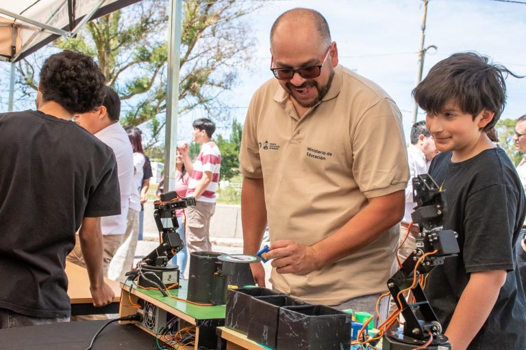 19-11- DUAM_ Educacion presenta Proyecto PEHUEN (4)