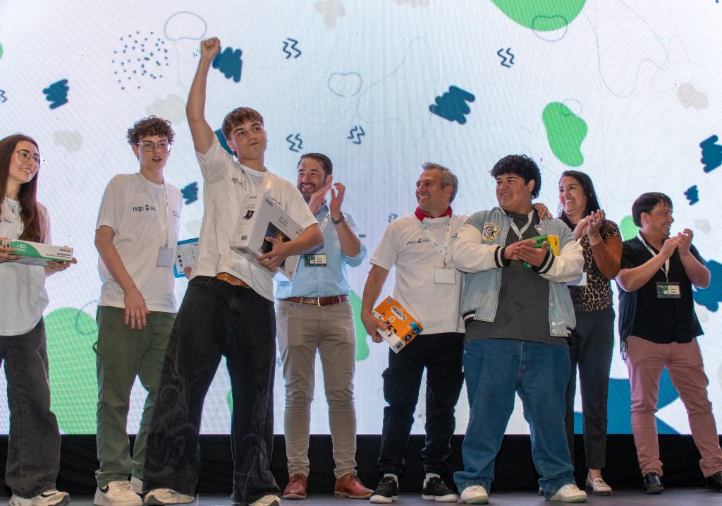 31-10- Domuyo nqn Cierrey Premiacion de Educatic25 _ ganadores(32)