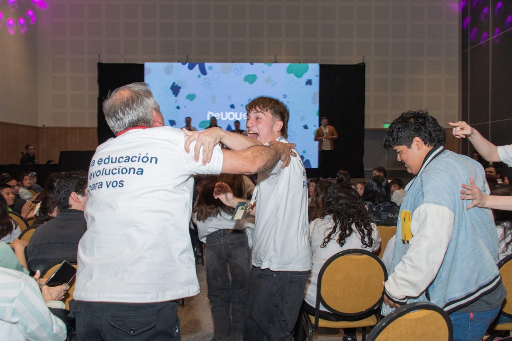 31-10- Domuyo nqn Cierrey Premiacion de Educatic25 _ ganadores(34)