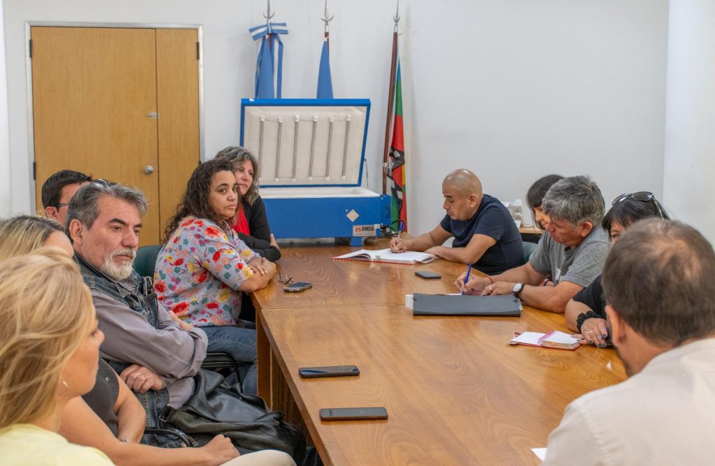 16-12- NQN - Entrega de horno de ceramica para docentes de arte Modalidad Privación de la Libertad (16)