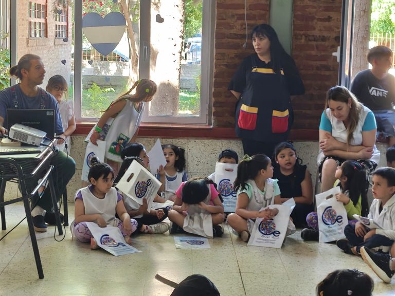 Estudiantes de primer grado publicaron sus versiones de Caperucita Roja