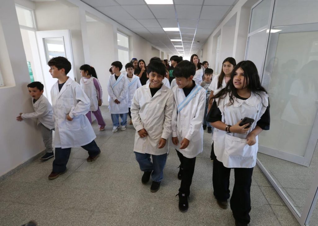 12-03 Escuela N° 153 Nehuen Che (1)