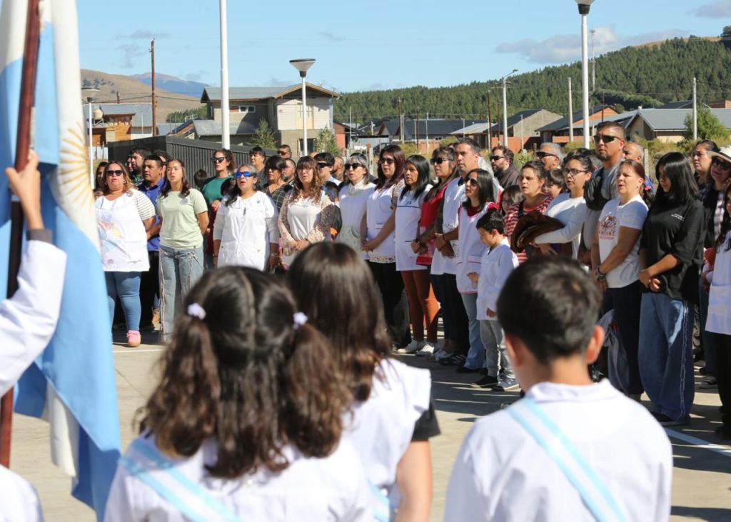 12-03 Escuela N° 153 Nehuen Che (10)