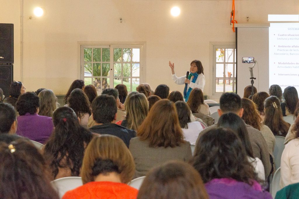 280526 Ana María Kaufman Charla Alfabetización (42)