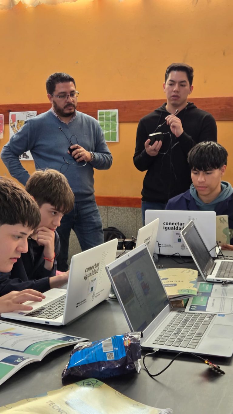 Avanzan los encuentros formativos sobre uso de tecnología en el aula