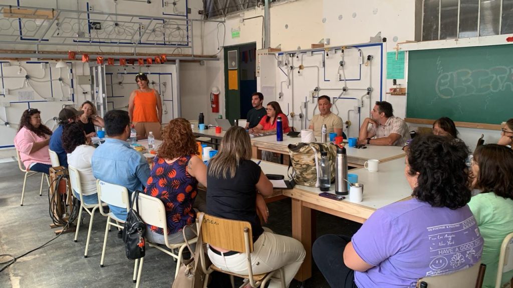 Directora General de Formación Profesional Prof. Paula Machado se reunió con los equipos directivos y la supervisora zona Sur Prof. Jorgelina Almeira (4)