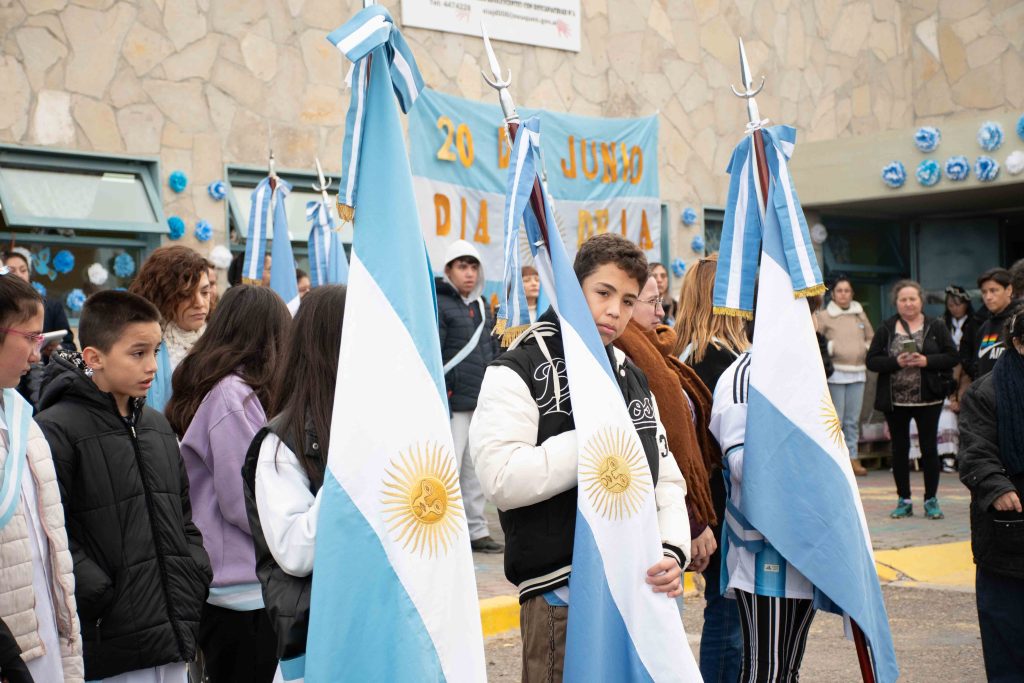 escuelas especiales 4 y 15 - Promesa a la bandera (12)